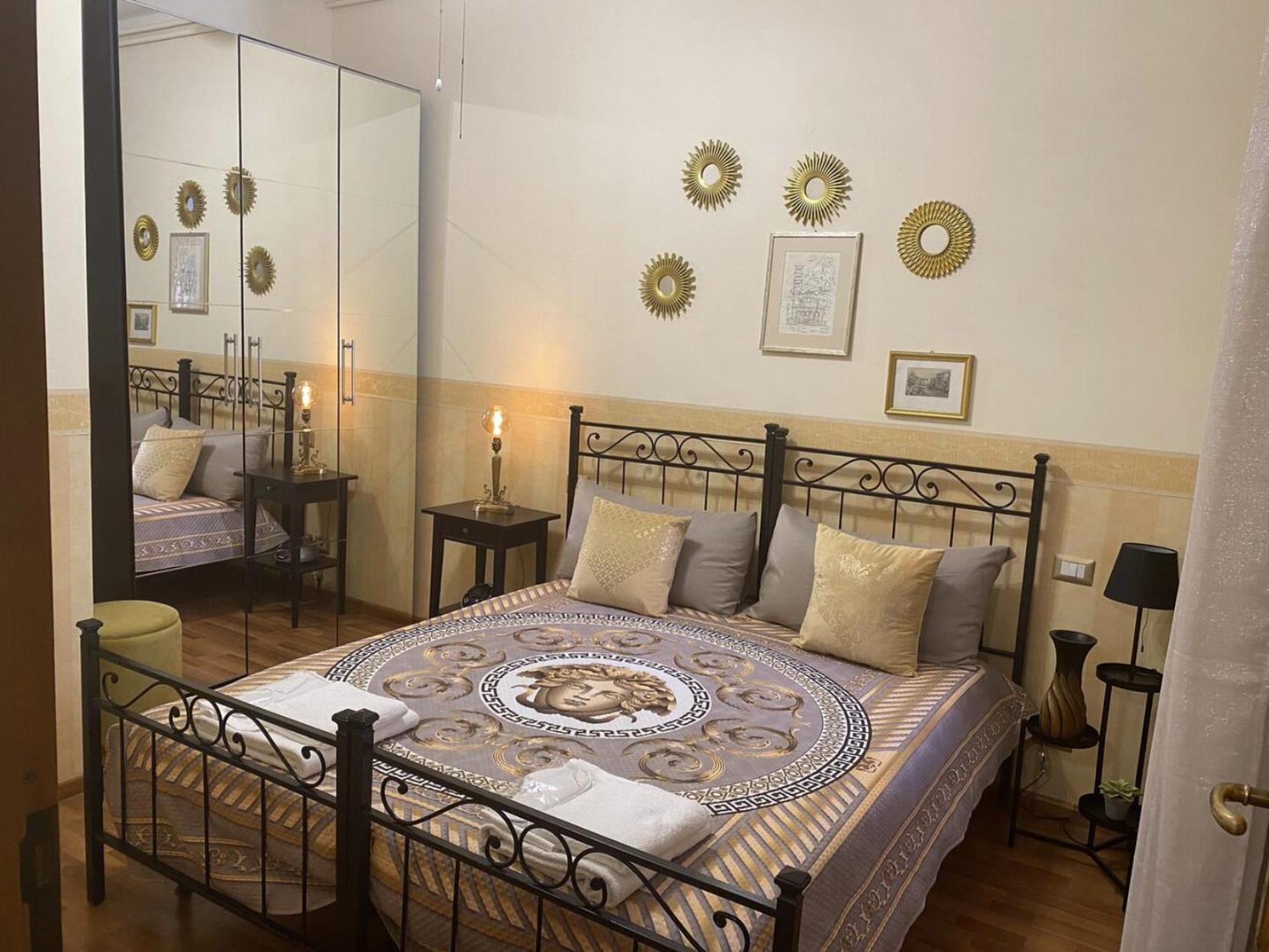 Apartment Domus Annia Guest House, The Amazing Colosseum Rom